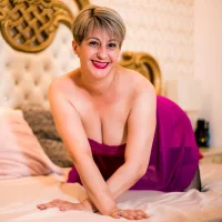 LadyDeeDee's Profile Pic