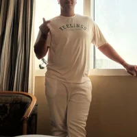 OutsizedPistol profiképe