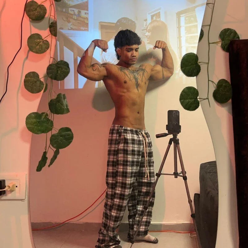 Young_laroi profile photo