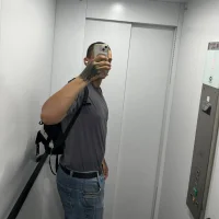 Slika avatara modela SrCasoti