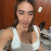 whitneyhot's Avatar Photo