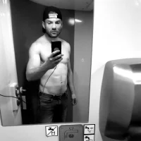 SlaveBoyForGirls32 Gambar Avatar