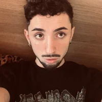 SmilesandlovE's Avatar Pic