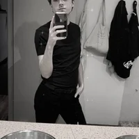 Karuniis's Profile Pic