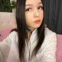 PoppyMoorek's Profile Pic