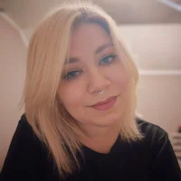 Luna_Ivory's Profile Pic