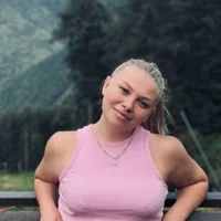 LustLips webcam model