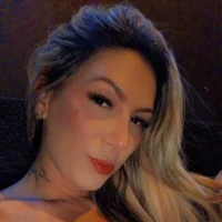 BrunaSurfistinhaaloira's Profile Pic