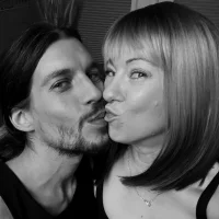 Sensual-Synergy Φωτ, Προφίλ