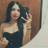 Sexy_cloee_outdoors model avatar