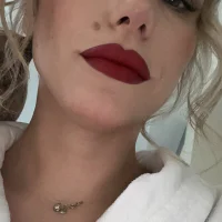 Alexa15952's Avatar Pic