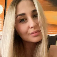 Mia_Dreamm's Profile Pic