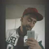 rayuki's Profile Pic