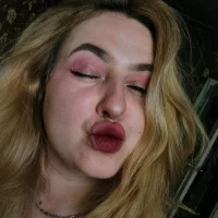 LianaJu's Avatar Pic