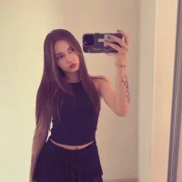 valerriaaa's Avatar Pic