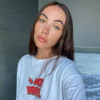 EmilyShak's Profile Pic