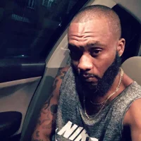 Taylor69xKiki's Avatar Pic