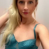 Chelly181818's Profile Pic