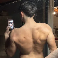 italianboyyy19s profilbillede