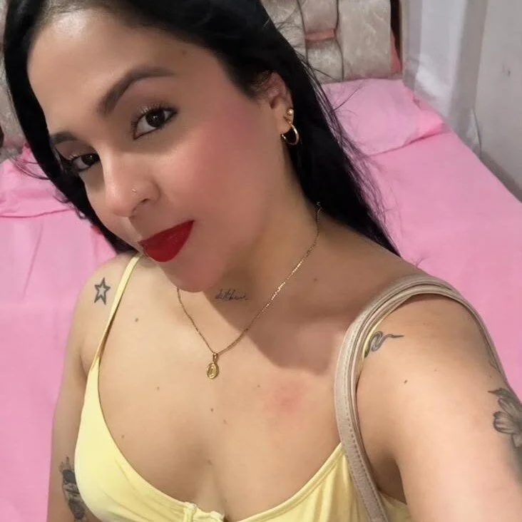 SCARLETT-ROSE-