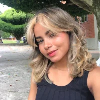 AlizzVega's Profile Pic