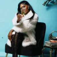 Foto do perfil de LatoyaPosh