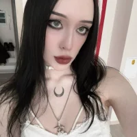 lunaramyy Adlı Modelin Avatarı