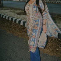 rozzy_jaan এর প্রোফাইল ছবি