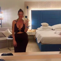 RadiantRoseUk's Offline Chat Room