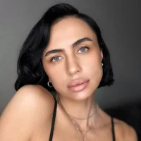 Lea_Noire's Profile Pic