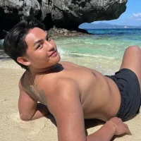 PrettyRobiee's Avatar Pic