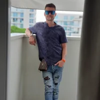 PiselloneeXl's Profile Pic