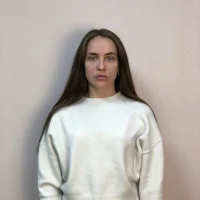 JuneTate Φωτ, Προφίλ