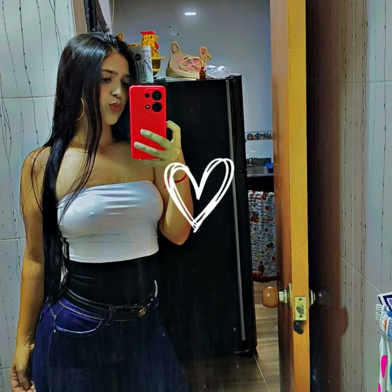lucia_henao_ Stripchat profile image
