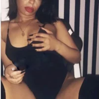 AriesBaddiee_, вебкам-модель Stripchat из Великобритании