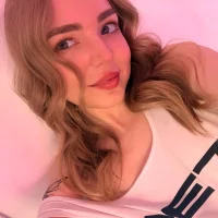 Профилна снимка на Emilyemmi
