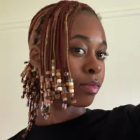 d7310d5 Φωτ, Προφίλ