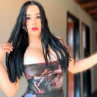 laure_torres Adlı Modelin Avatarı