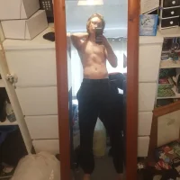 ezaandandrew69's Avatar Pic