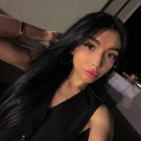 MiaDelmare's Profile Pic