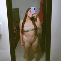 Kiarahotxplay webcam model