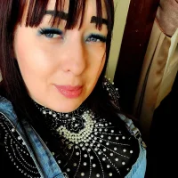 Netty_Connie Φωτ, Προφίλ