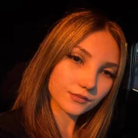 EsmaBorom's Profile Pic