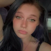 YelleBeeBee's Avatar Pic