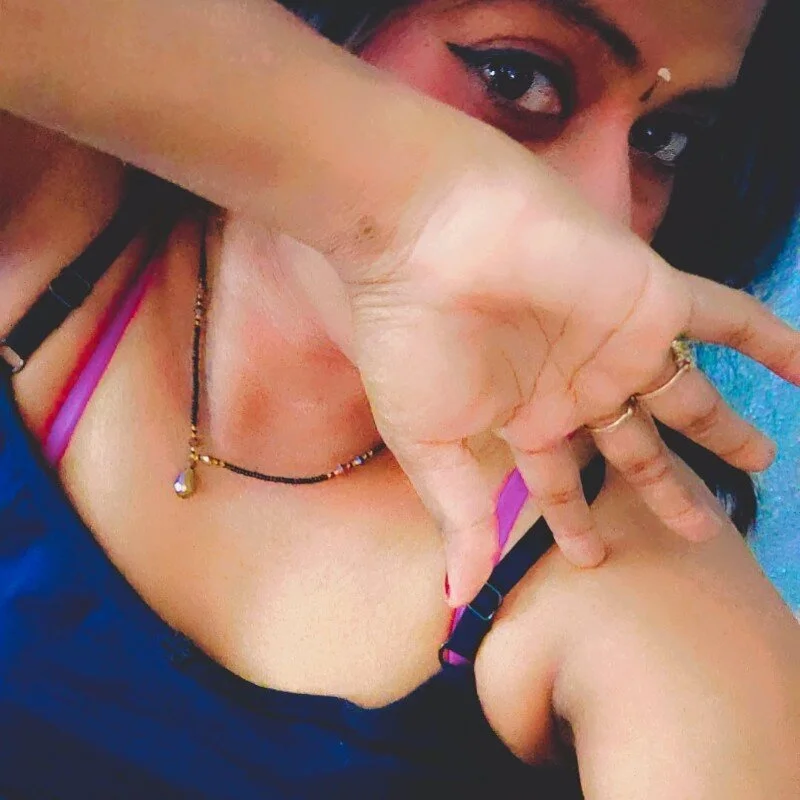 tamil_Sigappu_Roja live cam profile