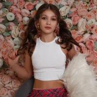 KellyGracefield's Avatar Pic