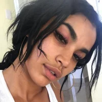 La_ReynaZendeya webcam model