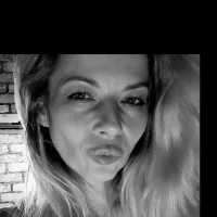 Eva_Melow Adlı Modelin Avatarı