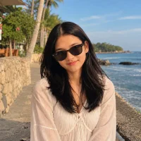 yuna_luxy Adlı Modelin Canlı Sohbet Odası