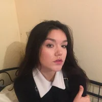 Gambar Profil AngelinaBond